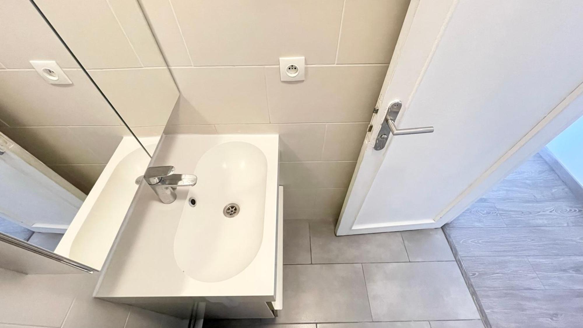 Avec Balcon, 5 Personnes Appartement
