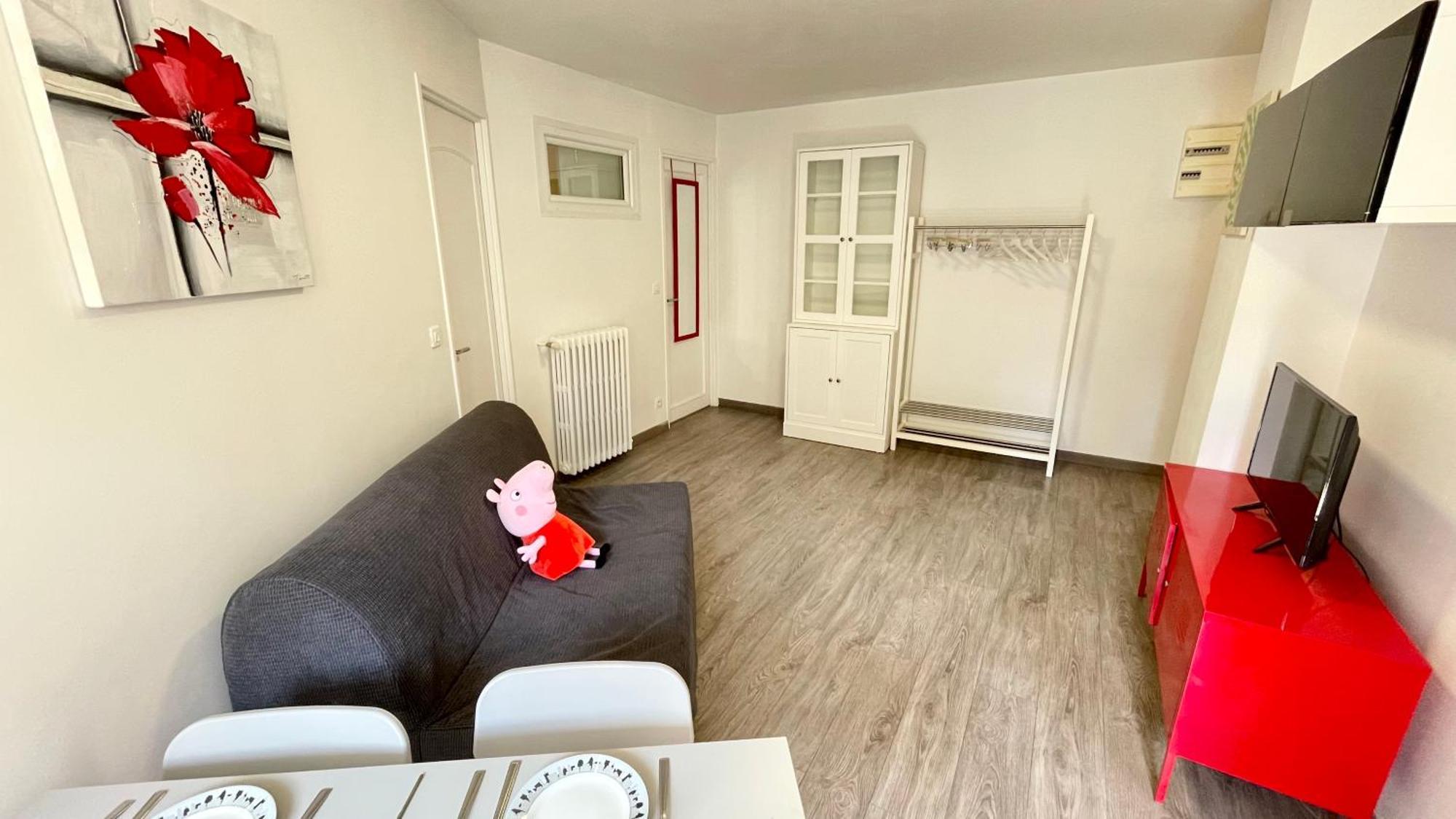 Avec Balcon, 5 Personnes Appartement *