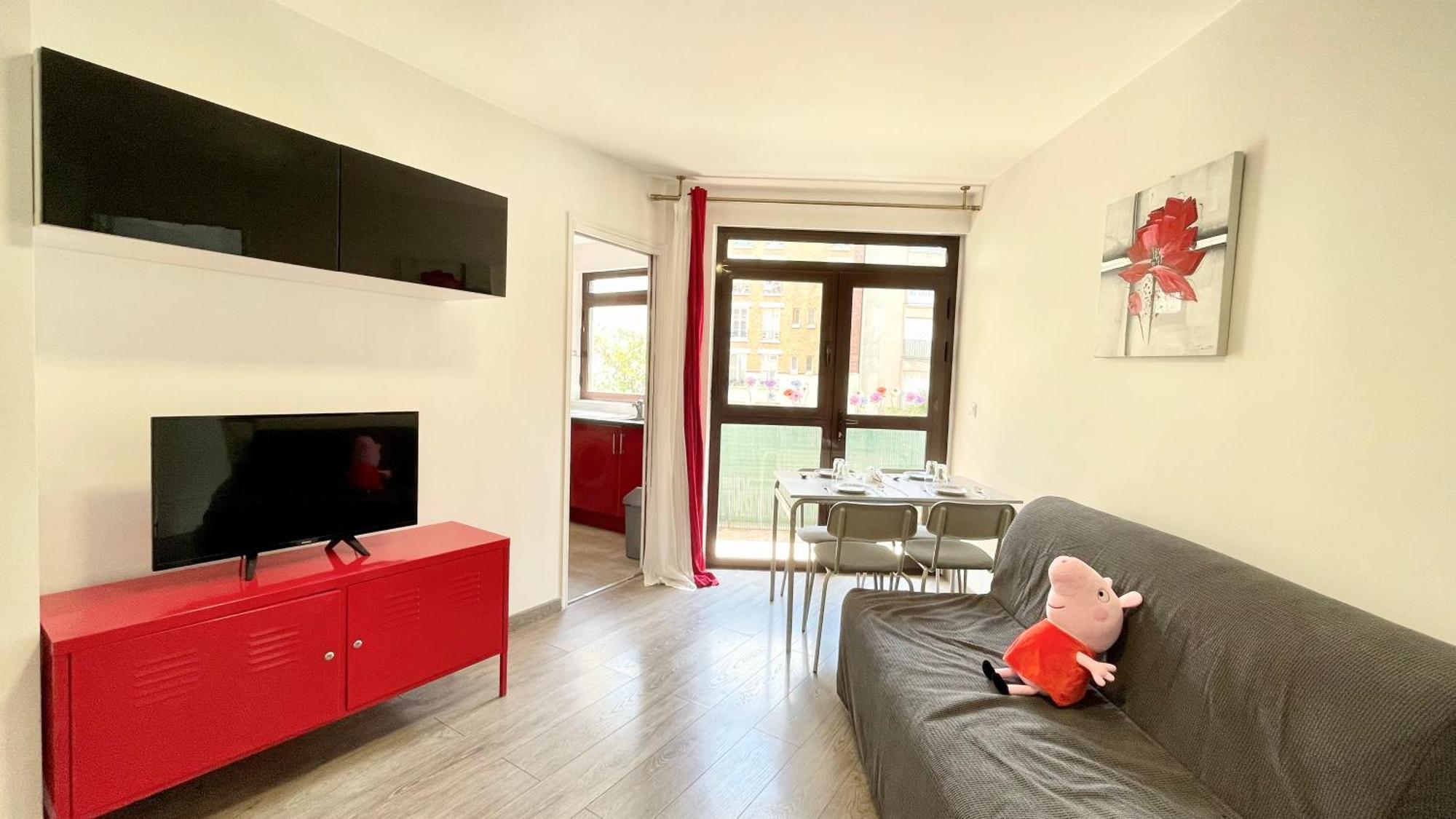 Avec Balcon, 5 Personnes Appartement *